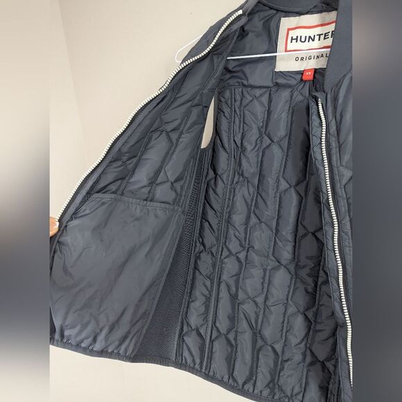 Hunter Quilted Lightweight Puffer Vest – Size XS – Charcoal Gray - Picture 7 of 9